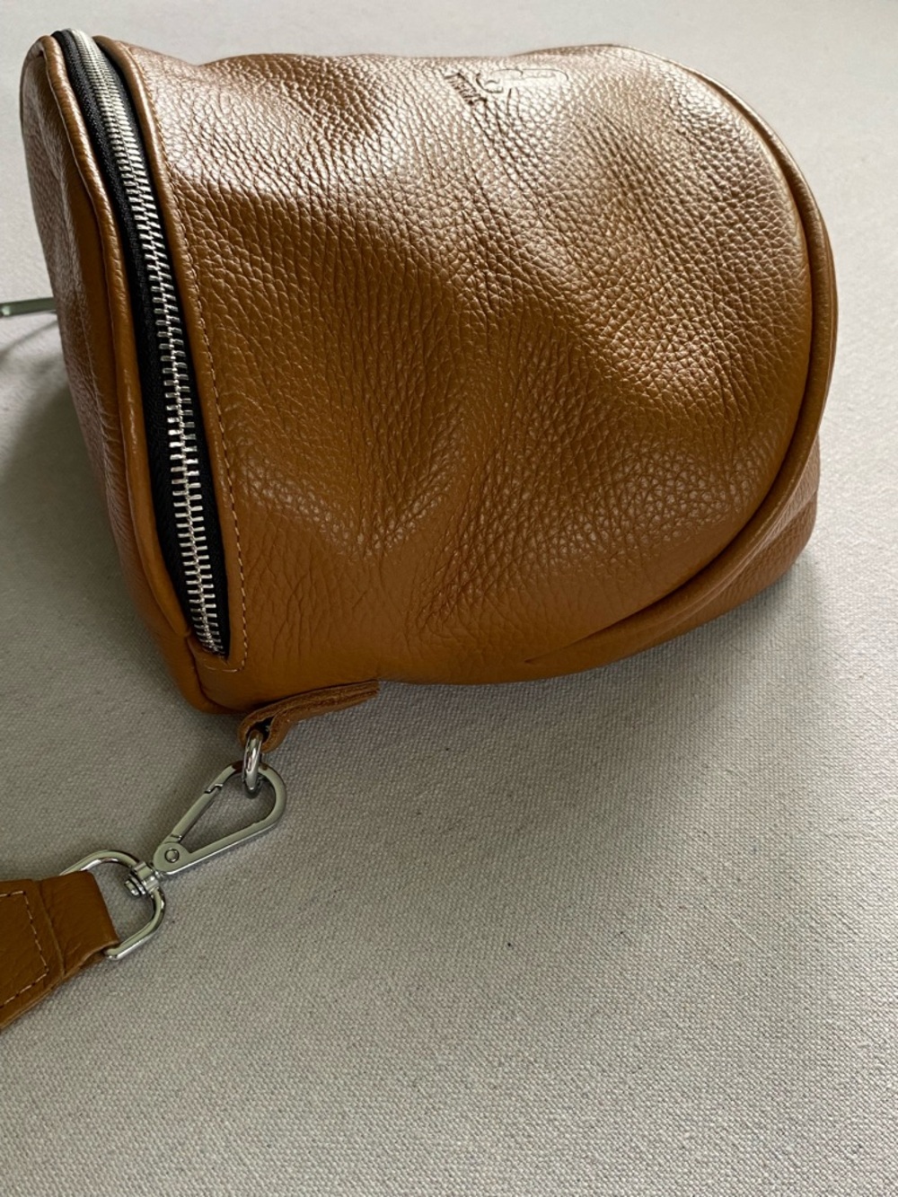 Syrena Leather Crossbody Adjustable Strap Bag - Picture 6 of 15
